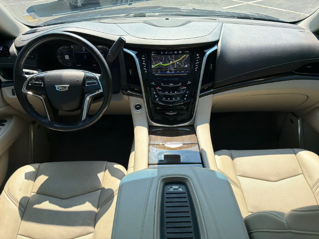 Used 2020 Cadillac Escalade Premium Luxury AWD/4WD image 26