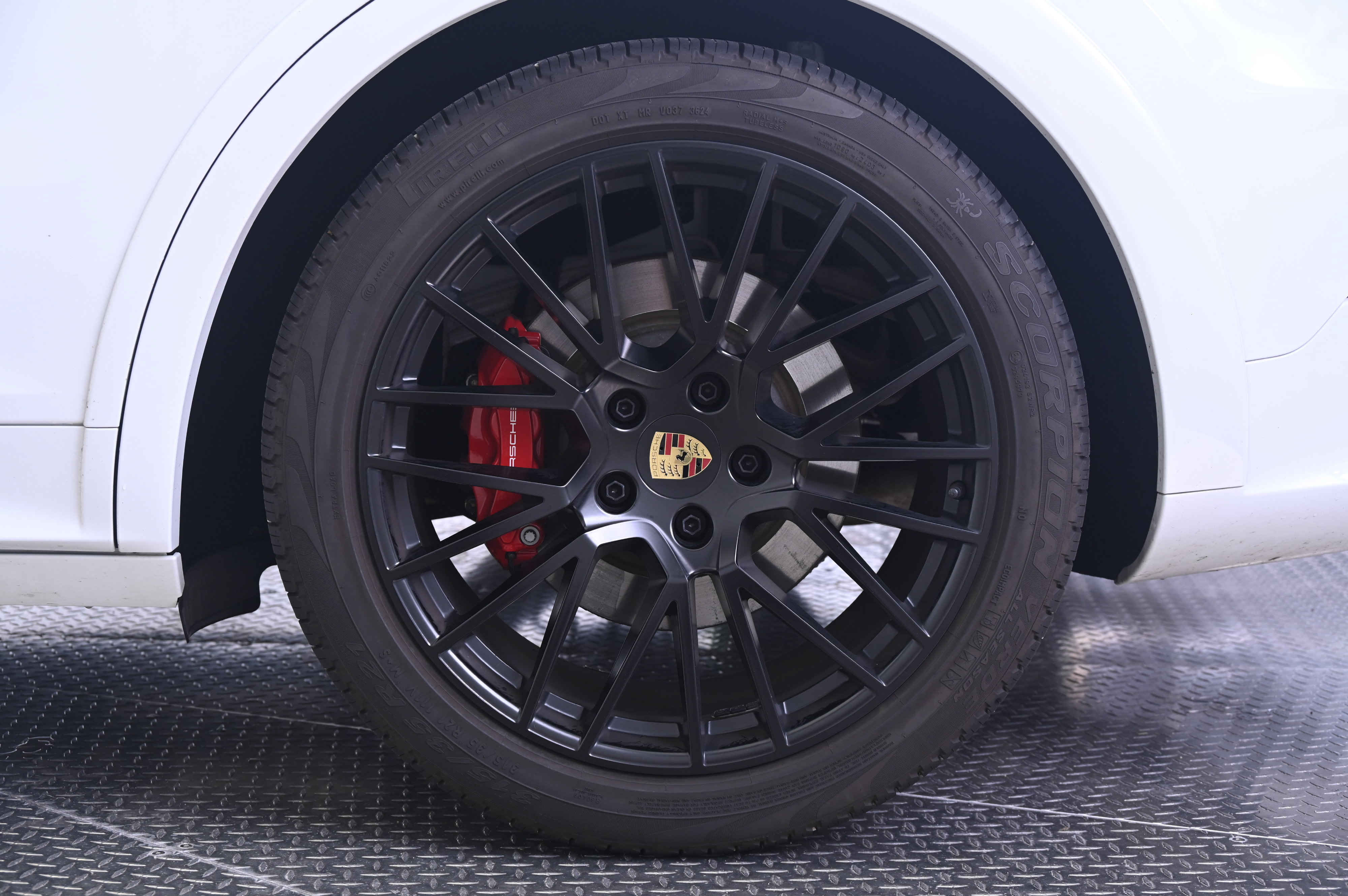 Certified 2023 Porsche Cayenne GTS AWD/4WD image 12