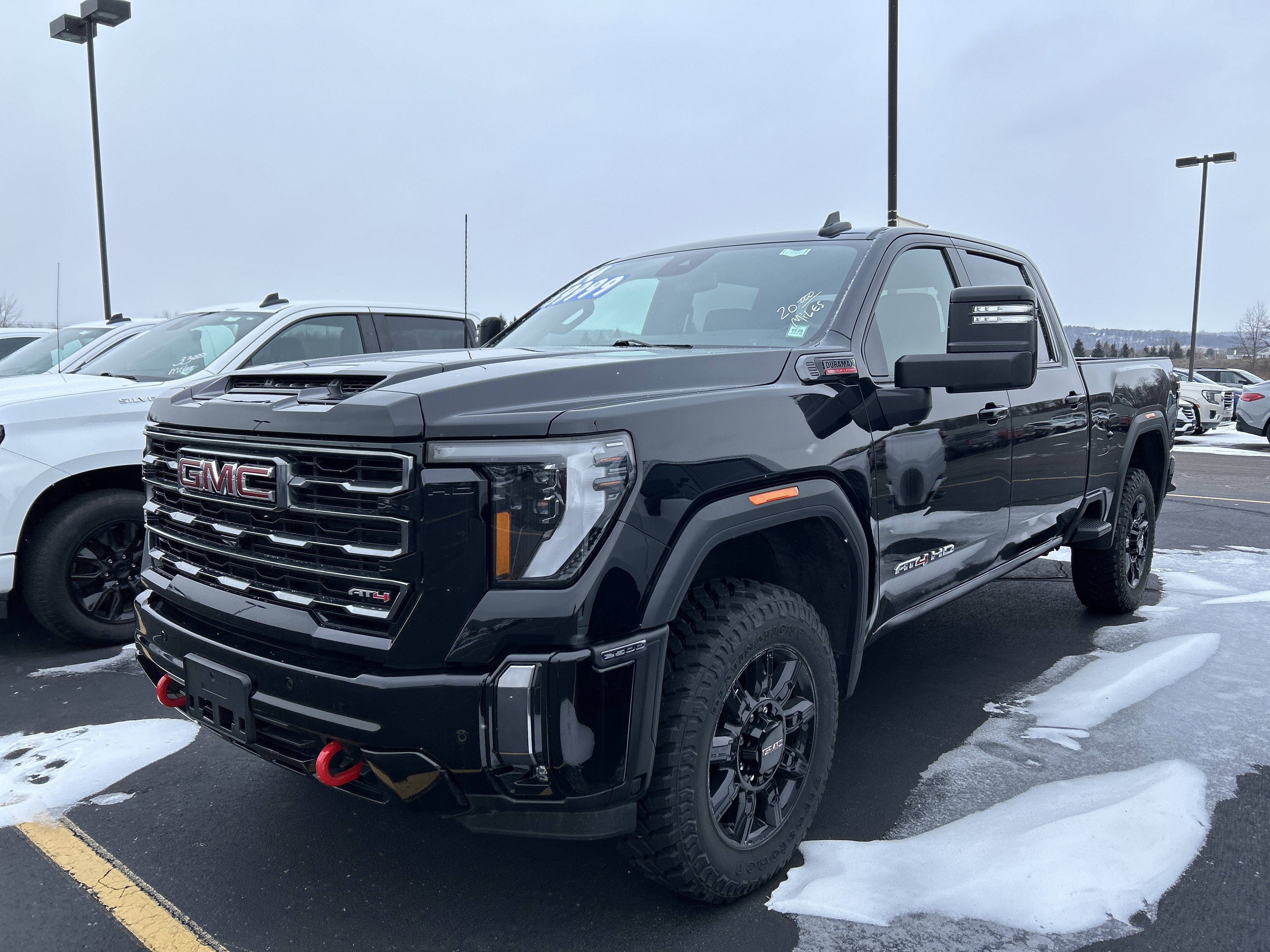 Used 2024 GMC Sierra 2500 AT4 image 4