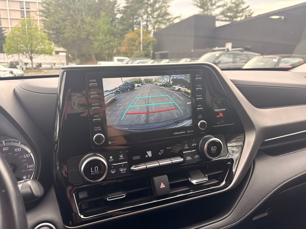 Used 2021 Toyota Highlander LE image 38