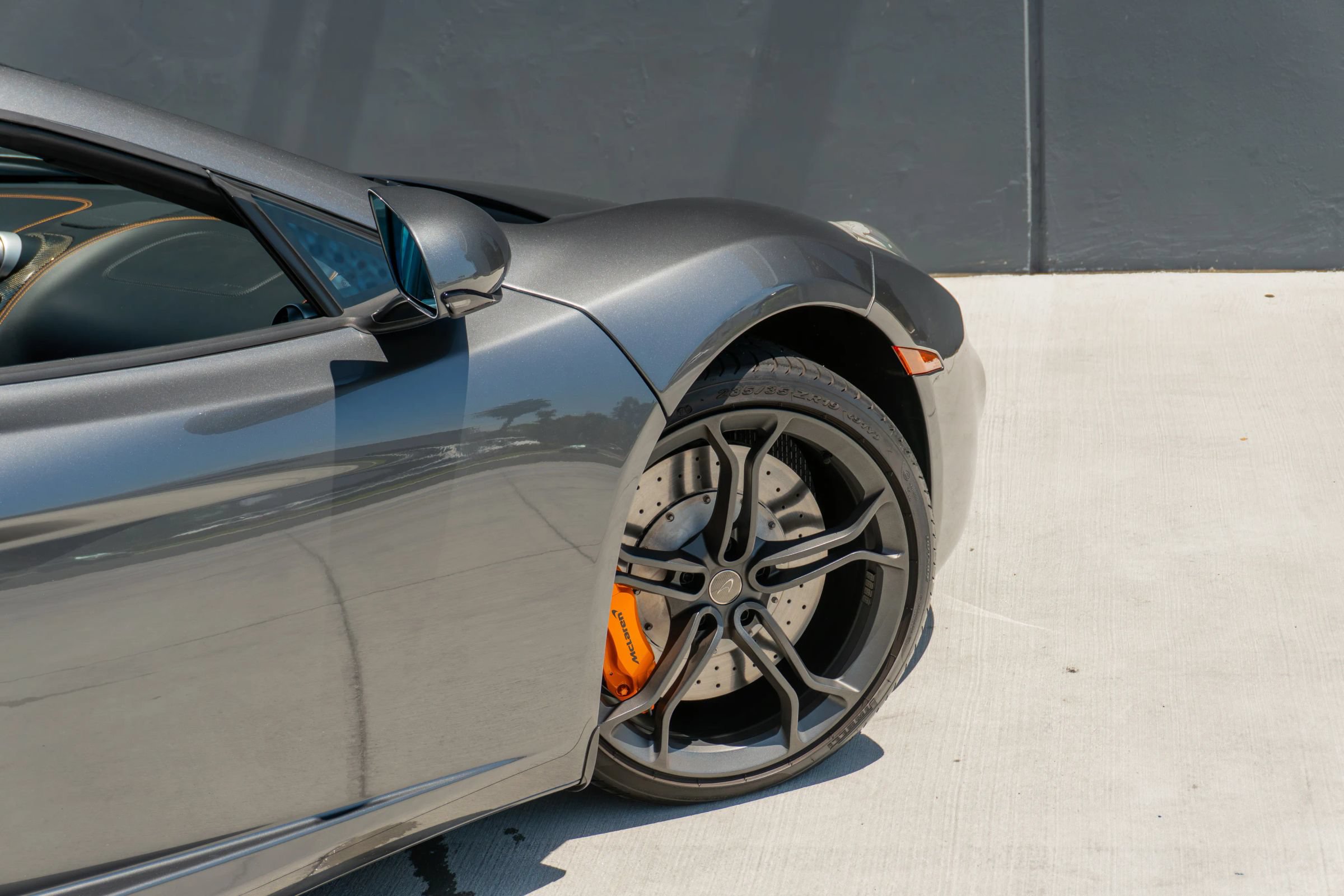 Used 2014 McLaren MP4-12C Spider RWD image 47