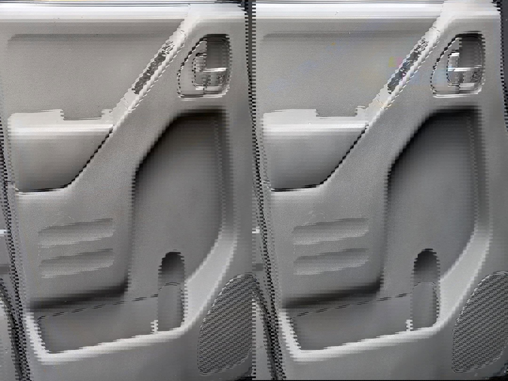 Used 2017 Nissan Frontier SV w/ SV Value Truck Package image 12