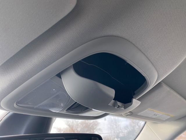 Used 2019 Jeep Cherokee Latitude Plus w/ Comfort/Convenience Group image 19