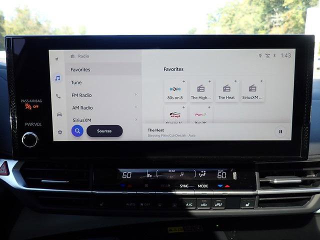 Certified 2025 Toyota Sienna XLE image 28