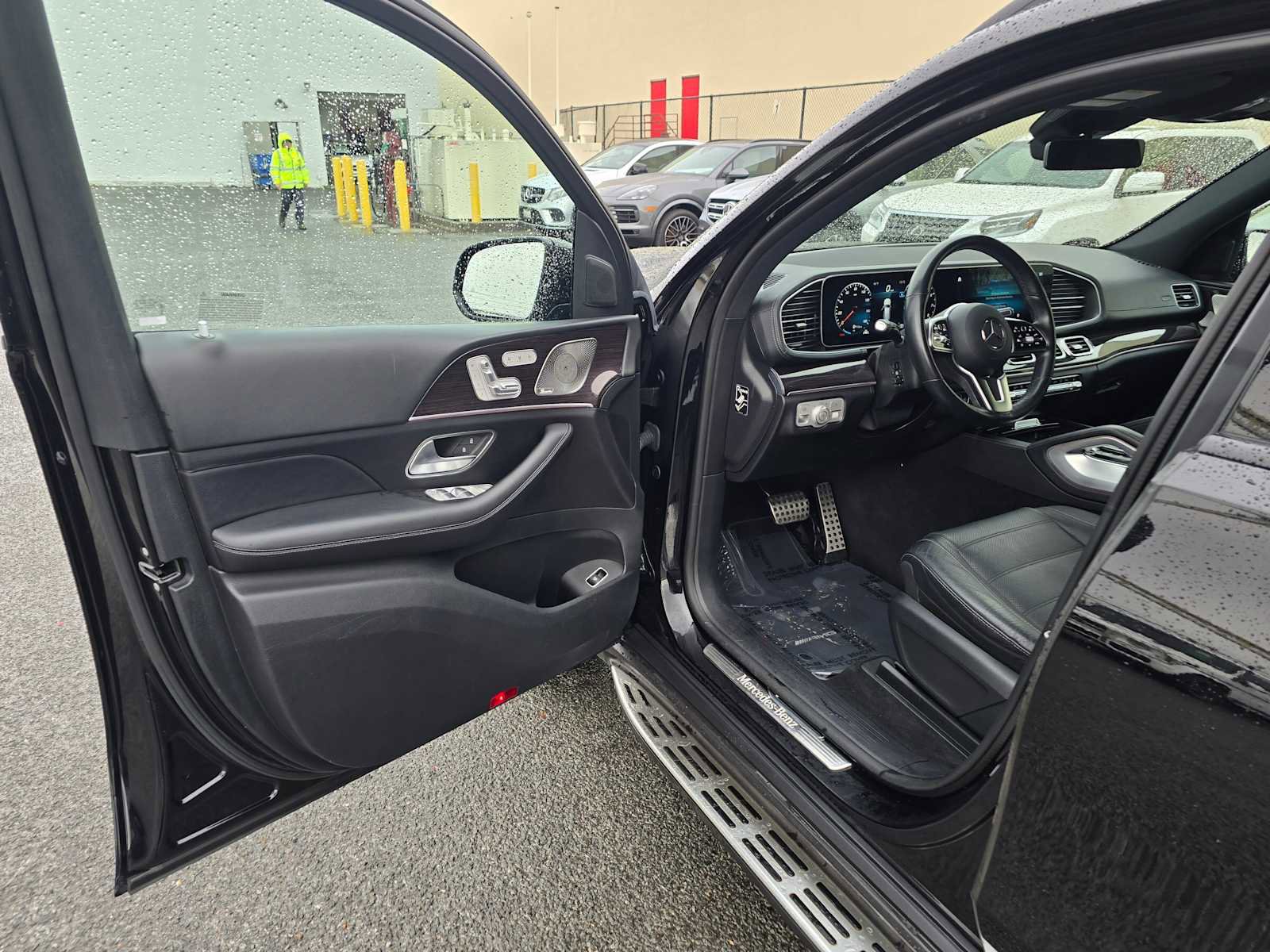 Used 2023 Mercedes-Benz GLS 580 4MATIC image 21