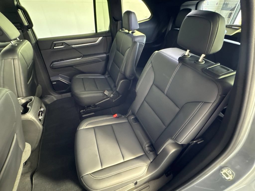 Certified 2026 GMC Acadia Elevation w/ Elevation Premium Package AWD/4WD image 35