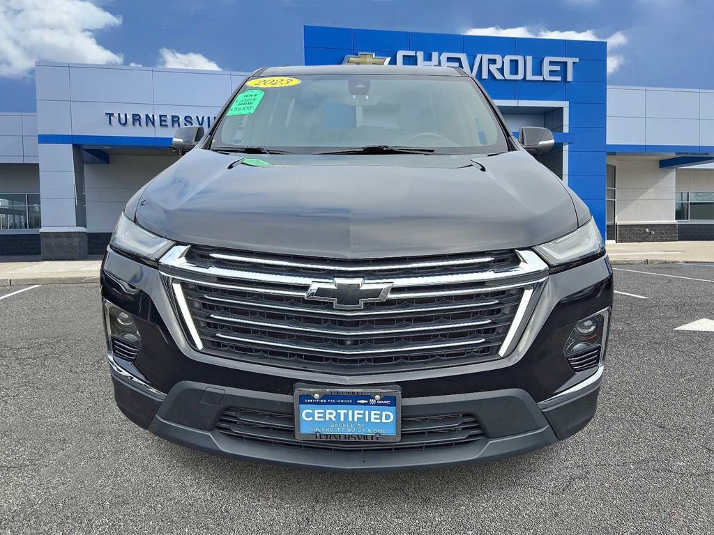 Certified 2023 Chevrolet Traverse LT w/ LT Premium Package image 2