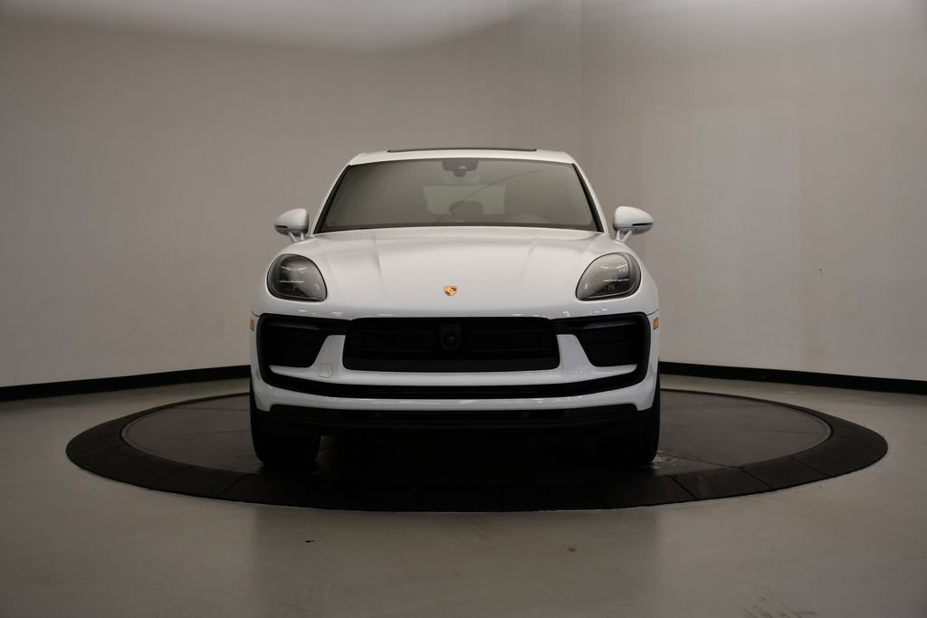 Certified 2026 Porsche Macan AWD/4WD image 10