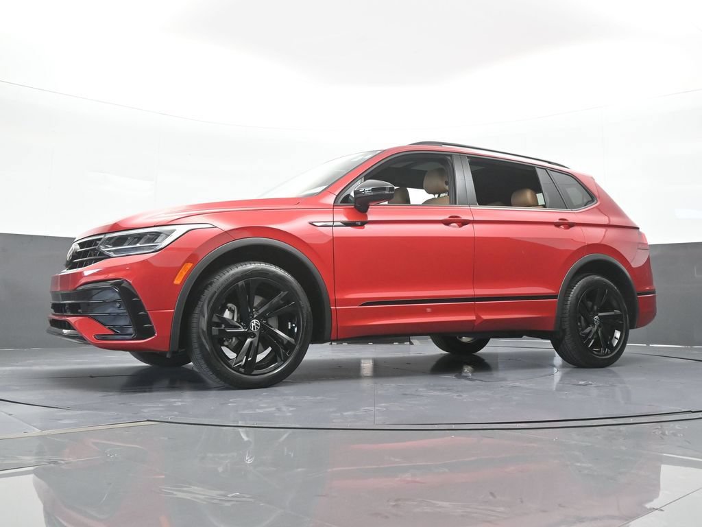 Used 2024 Volkswagen Tiguan SE R-Line FWD image 61