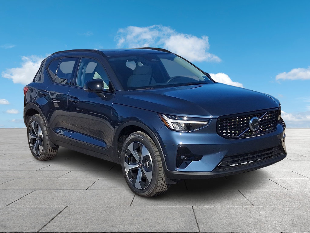 New 2026 Volvo XC40 B5 Plus w/ Protection Package Premier