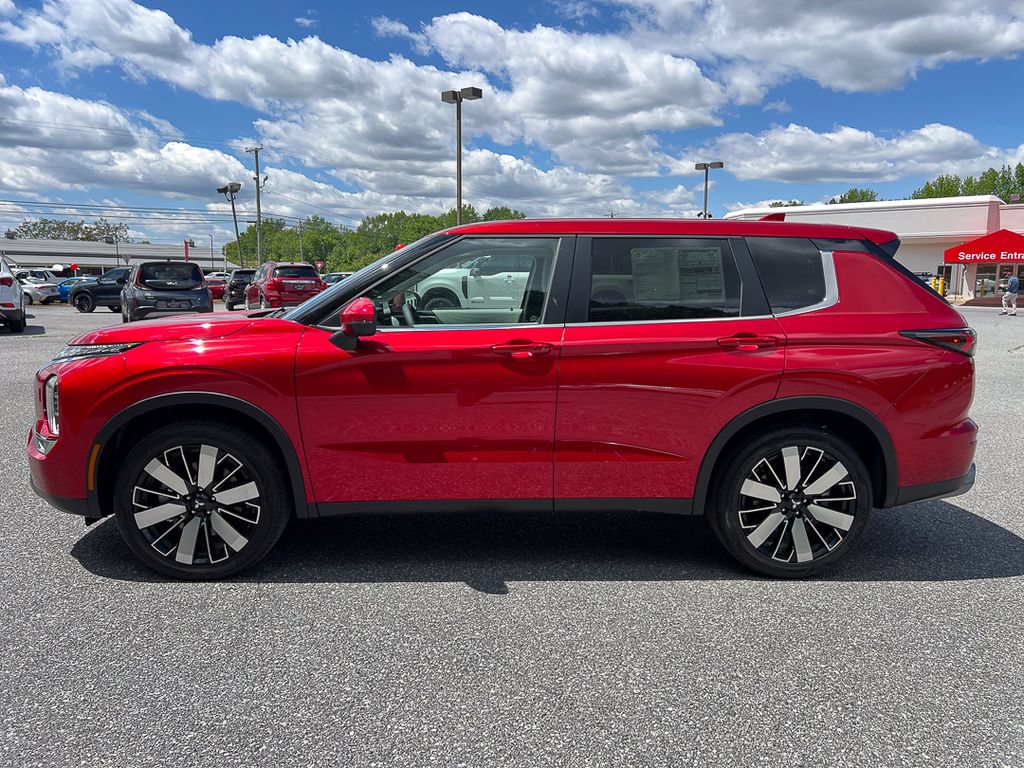 New 2026 Mitsubishi Outlander SE AWD/4WD image 2