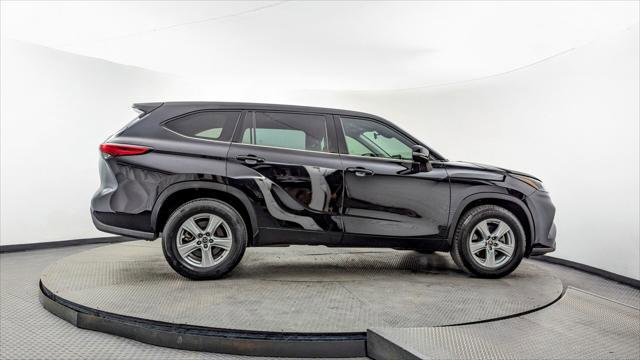 Used 2021 Toyota Highlander L image 9