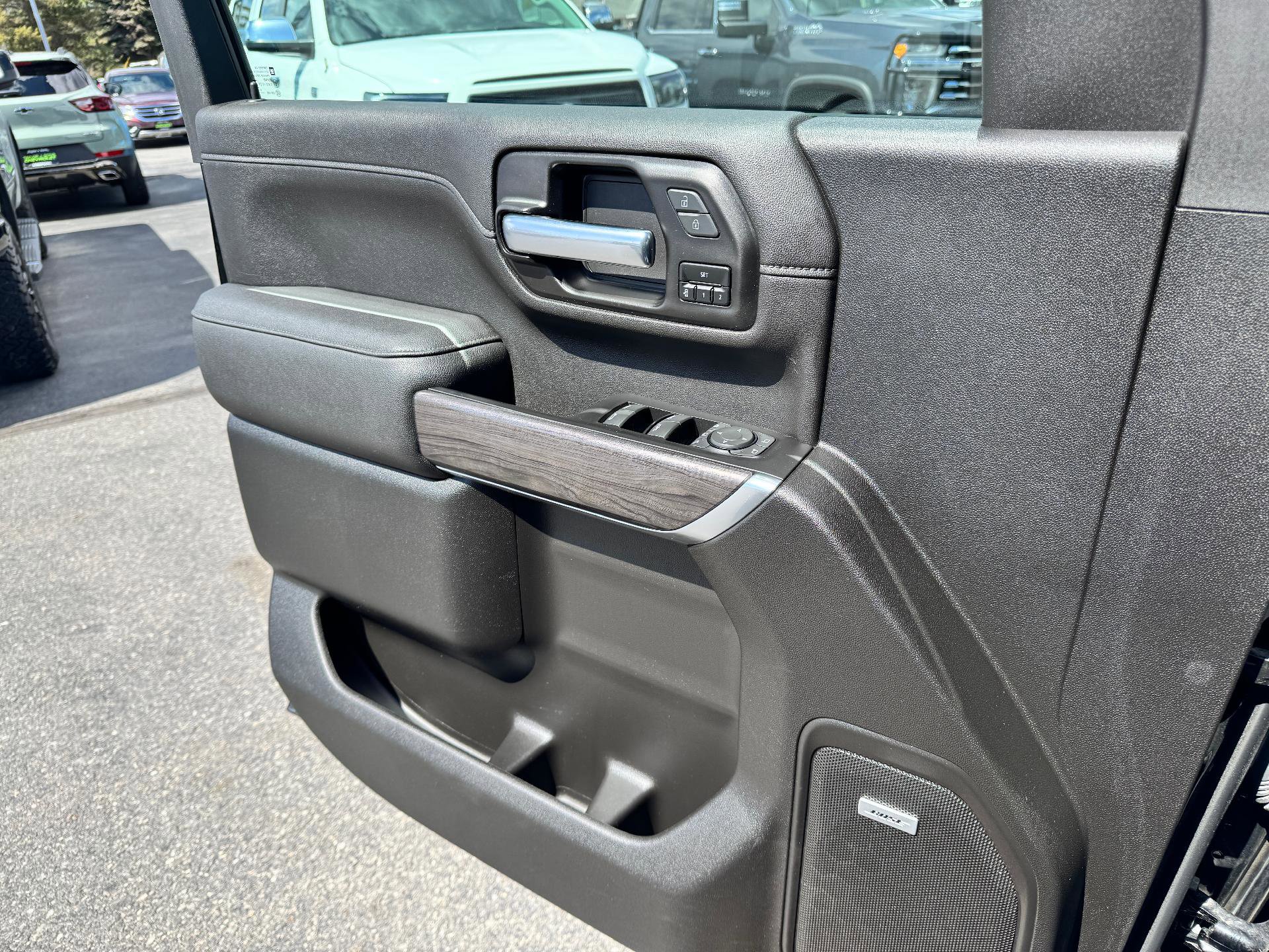 Used 2022 Chevrolet Silverado 2500 LTZ w/ LTZ Plus Package AWD/4WD image 28