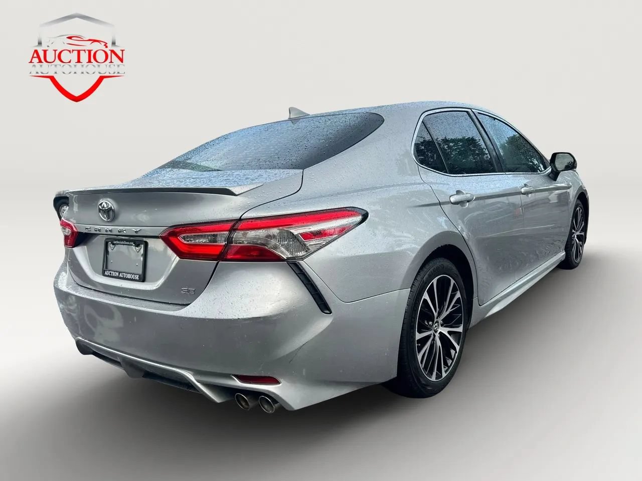 Used 2019 Toyota Camry SE FWD image 5