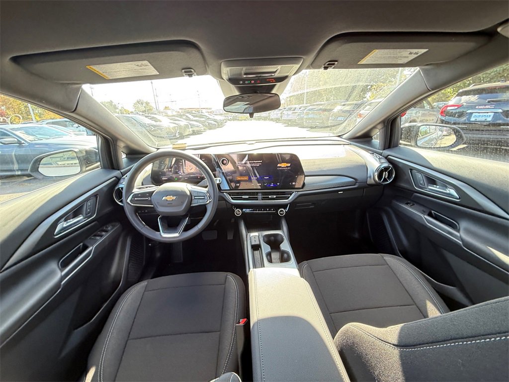 New 2026 Chevrolet Equinox EV LT w/ Midnight Package image 20