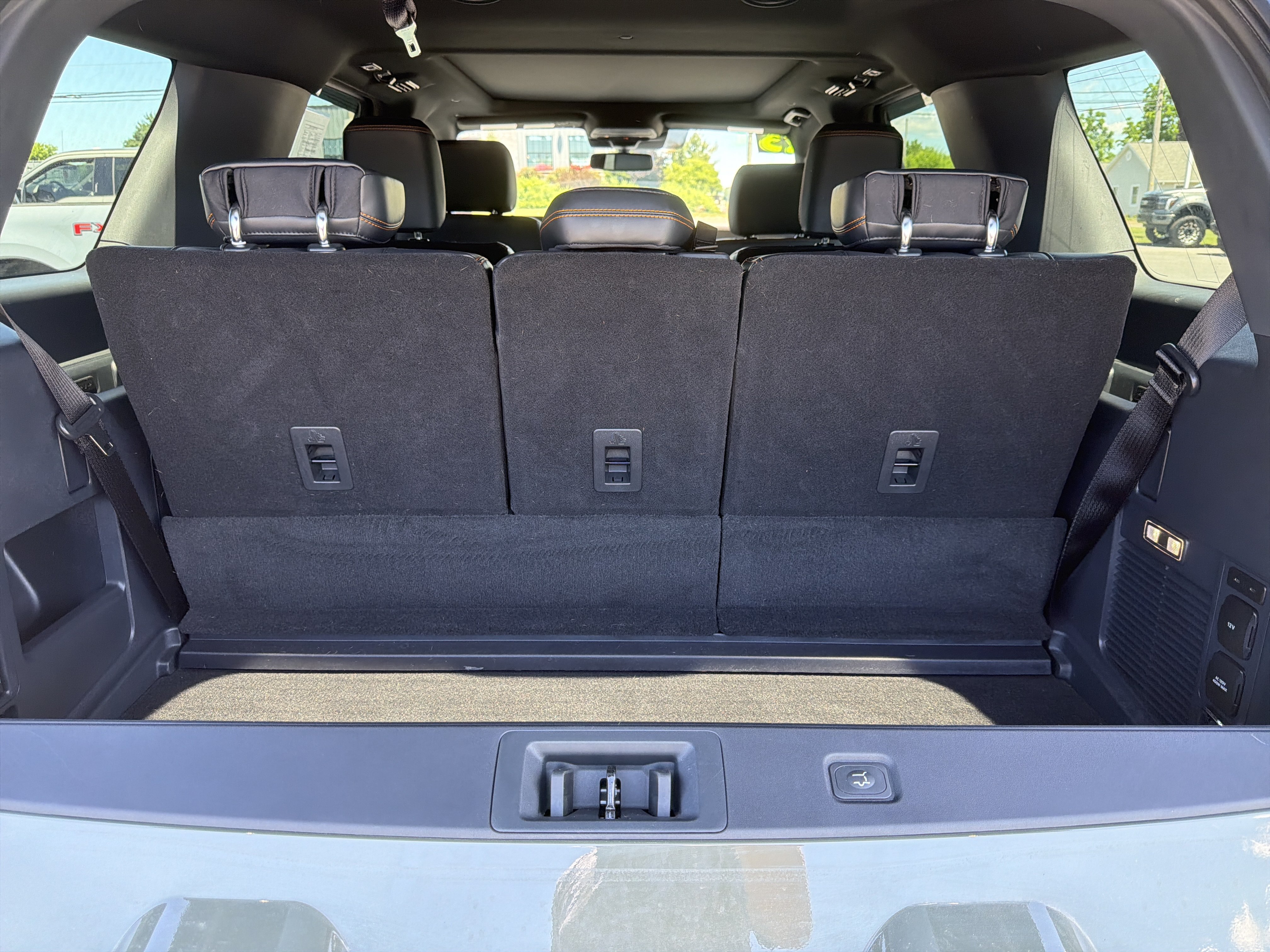 Used 2025 Ford Expedition Tremor AWD/4WD image 8
