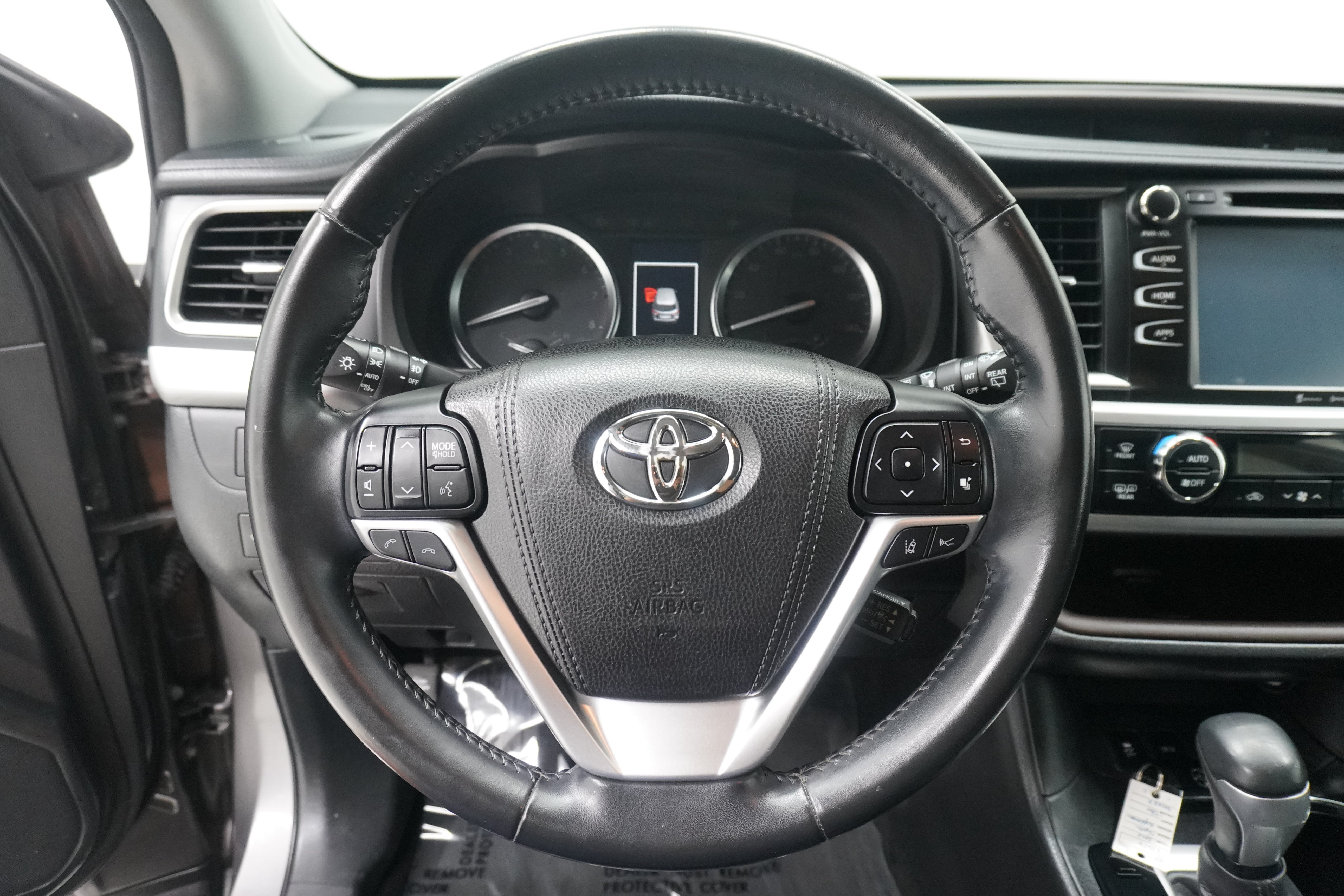 Used 2017 Toyota Highlander XLE AWD/4WD image 17