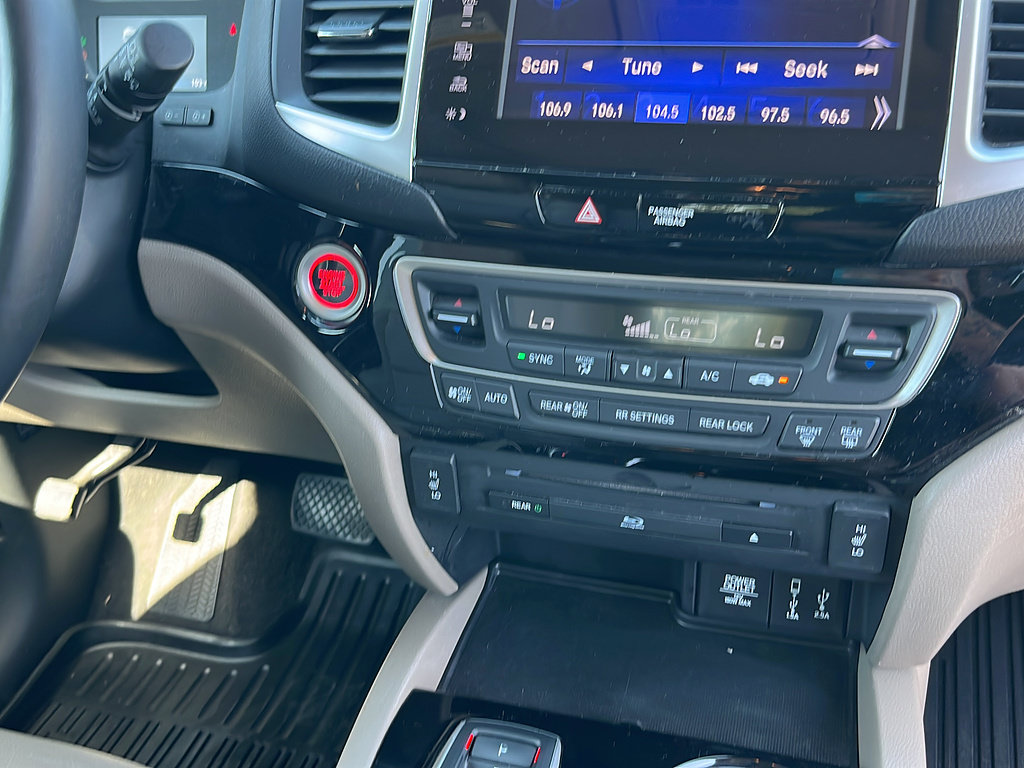 Used 2017 Honda Pilot Touring image 23