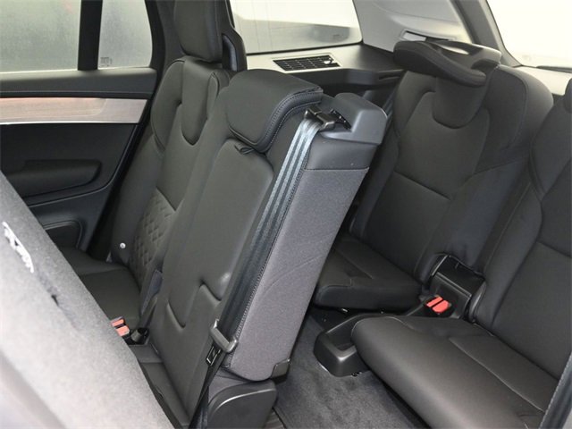 Used 2025 Volvo XC90 B6 Core w/ Protection Package image 22