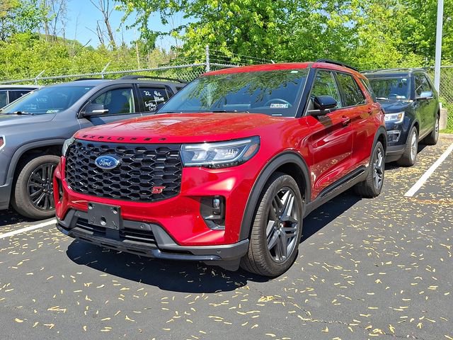 Certified 2025 Ford Explorer ST AWD/4WD image 3