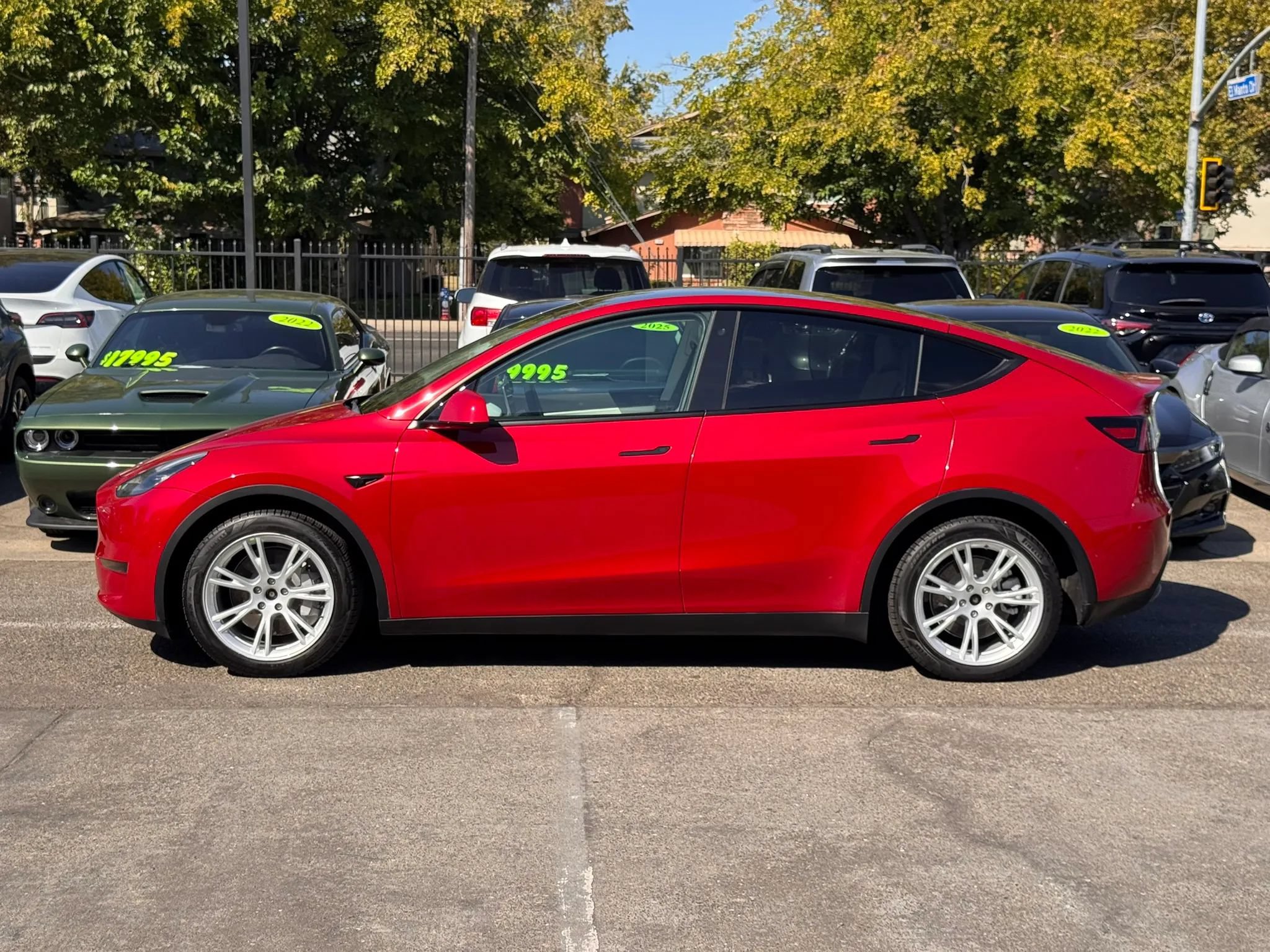 Used 2022 Tesla Model Y Long Range AWD/4WD image 3