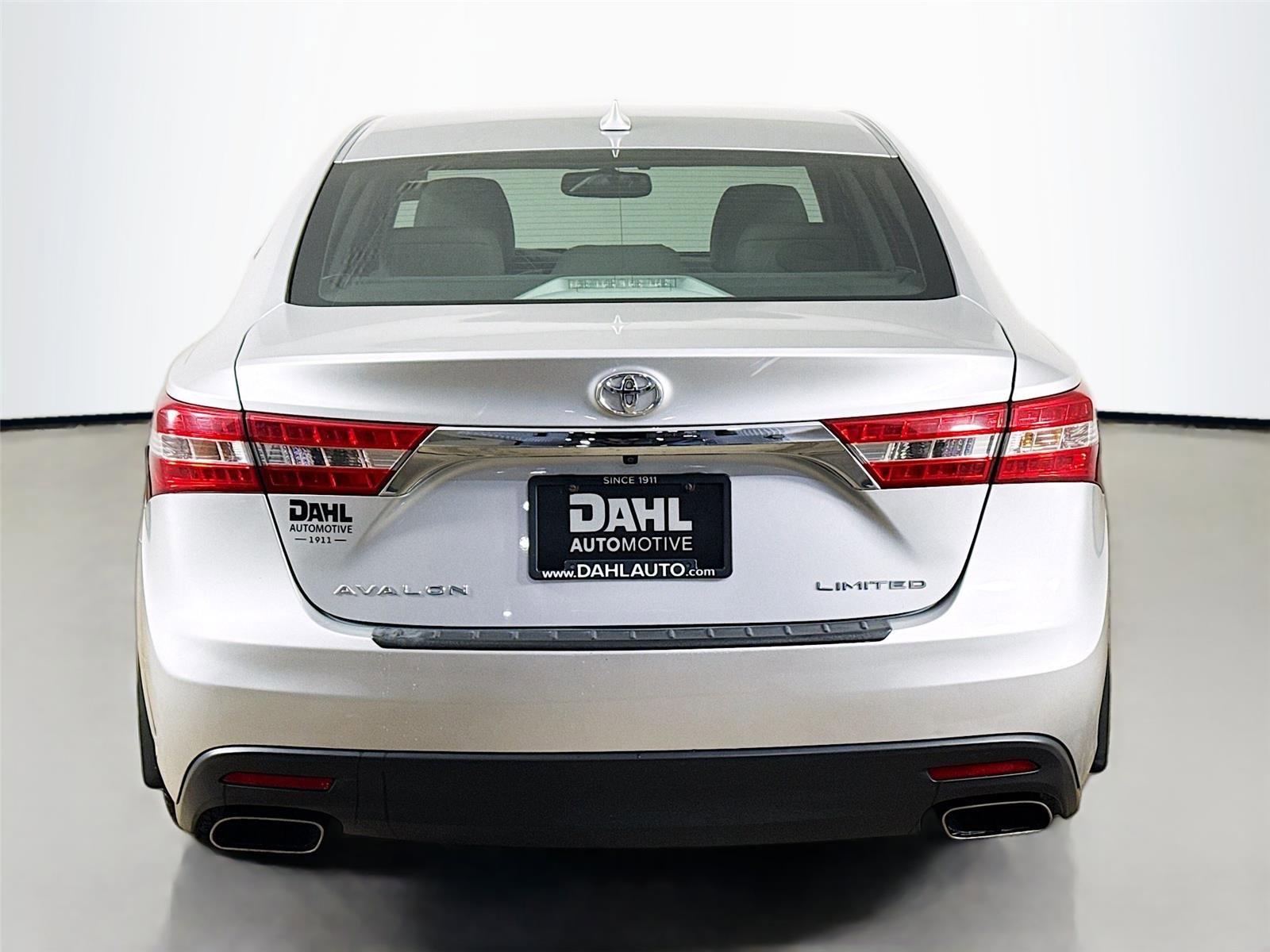 Used 2013 Toyota Avalon Limited w/ Technology Pkg FWD image 12