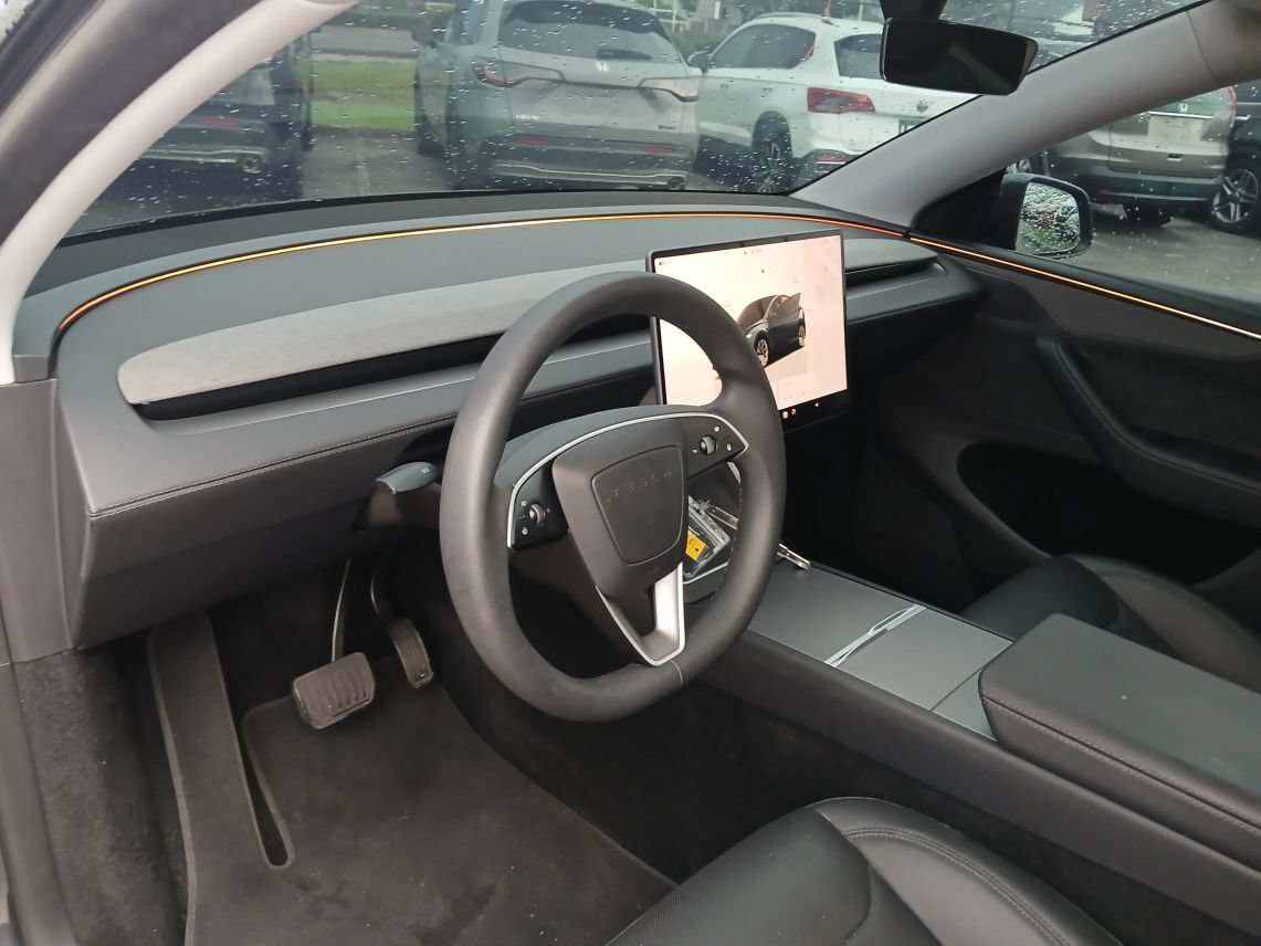 Used 2026 Tesla Model Y Long Range AWD/4WD image 6