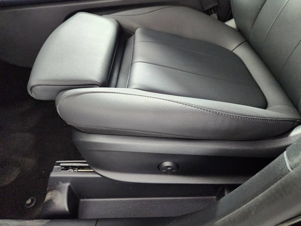 Used 2025 Mercedes-Benz GLA 250 4MATIC image 13