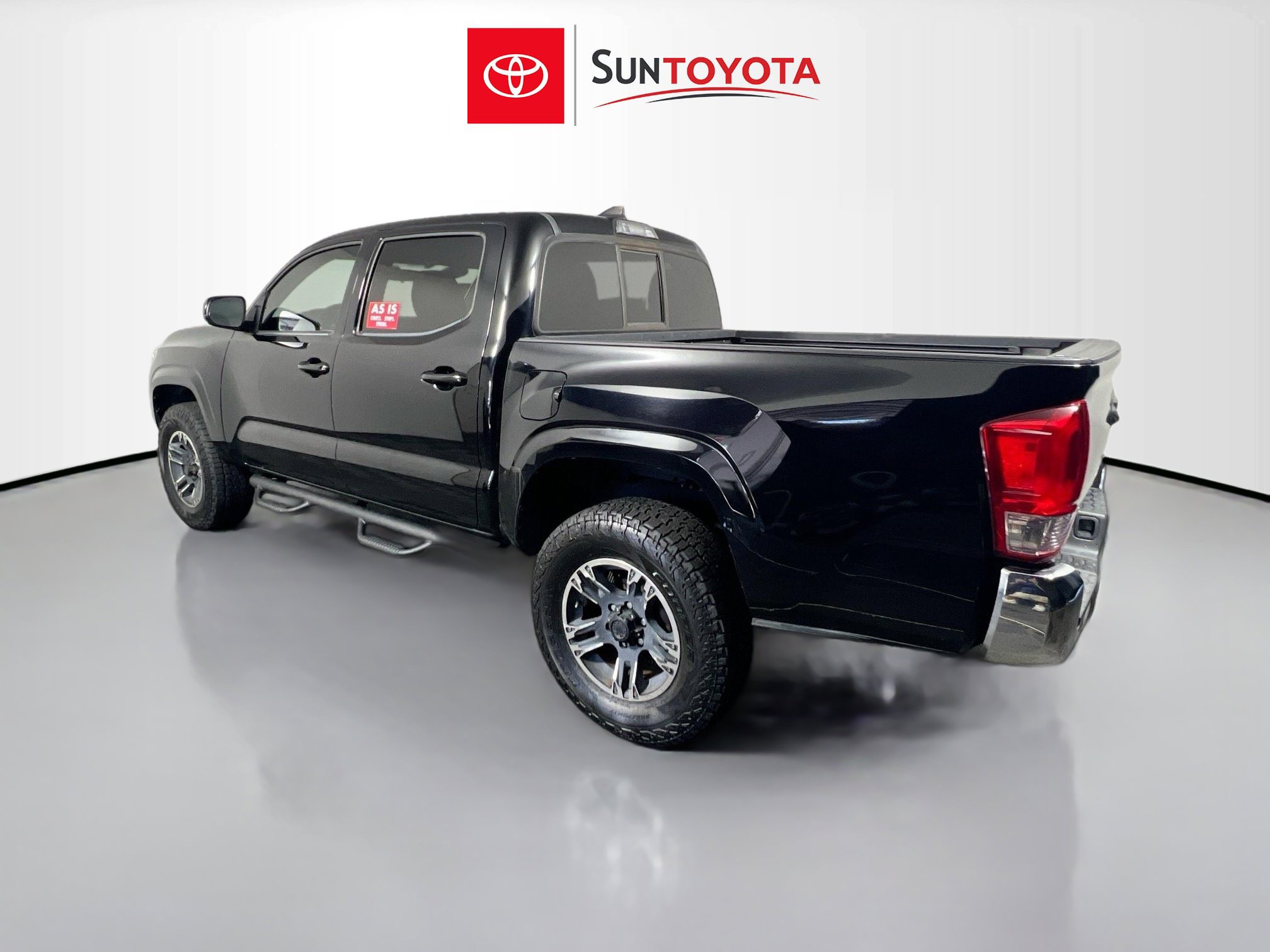 Used 2016 Toyota Tacoma SR5 w/ Towing Package image 6