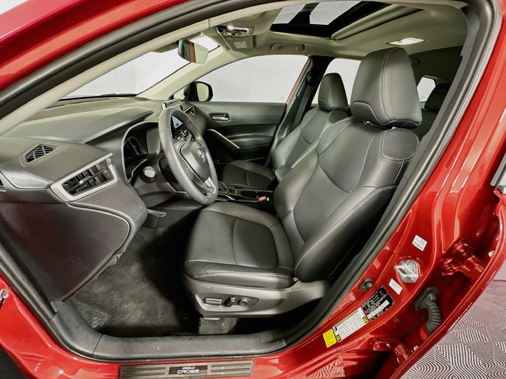 Certified 2025 Toyota Corolla Cross XLE w/ Convenience Package FWD image 21
