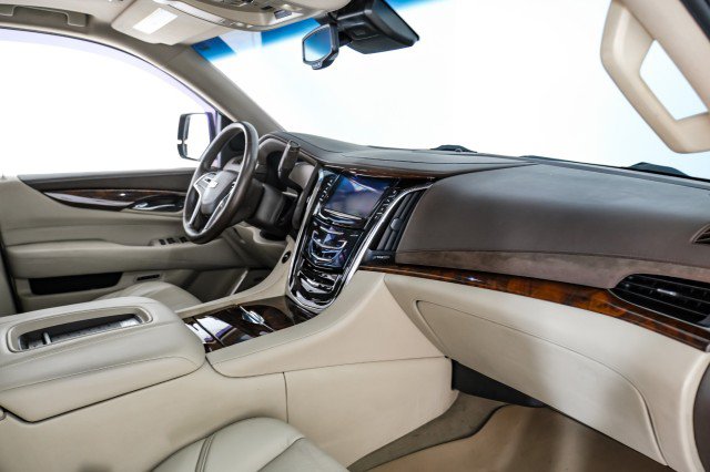 Used 2015 Cadillac Escalade Premium AWD/4WD image 10