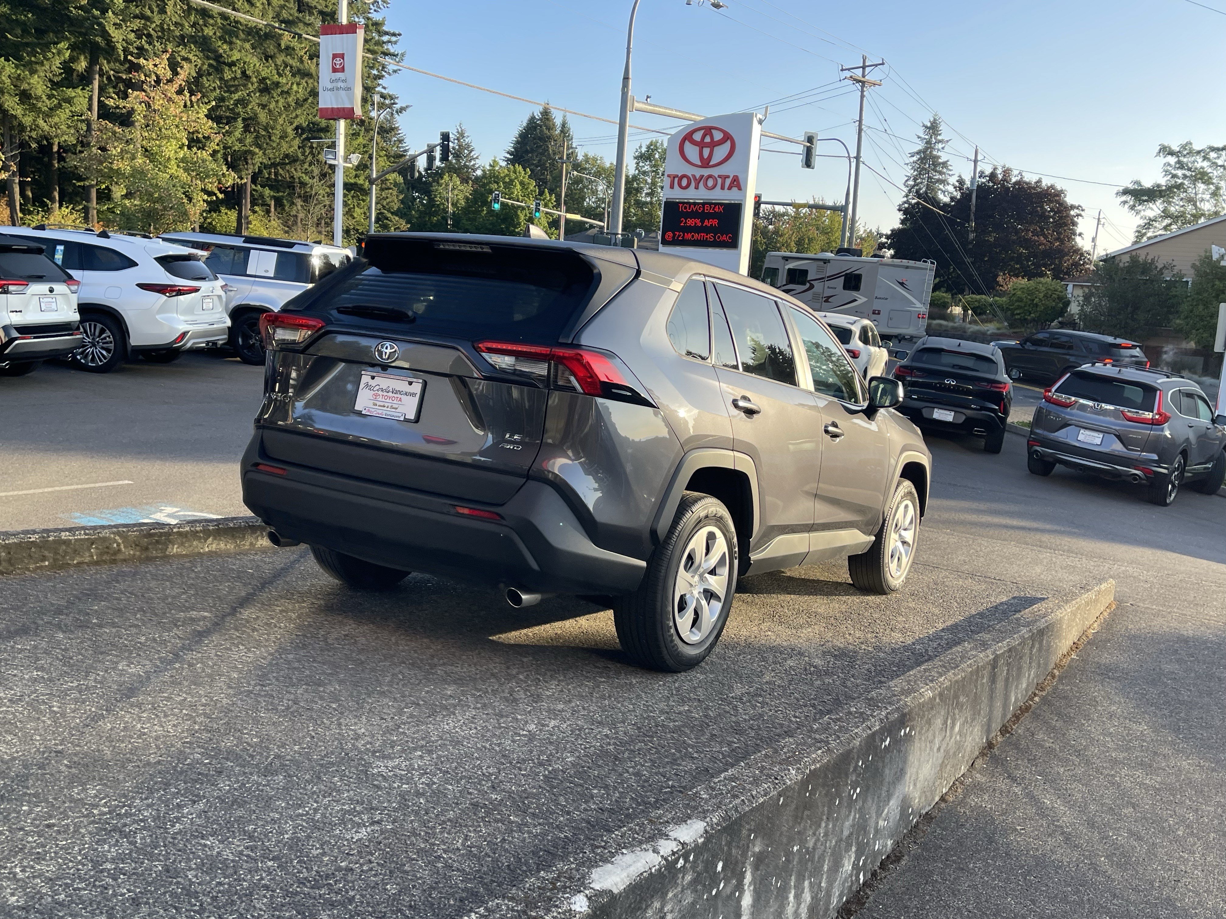 Certified 2023 Toyota RAV4 LE AWD/4WD image 7