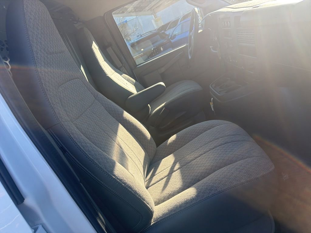 New 2025 Chevrolet Express 2500 Work Van w/ Driver Convenience Package image 19