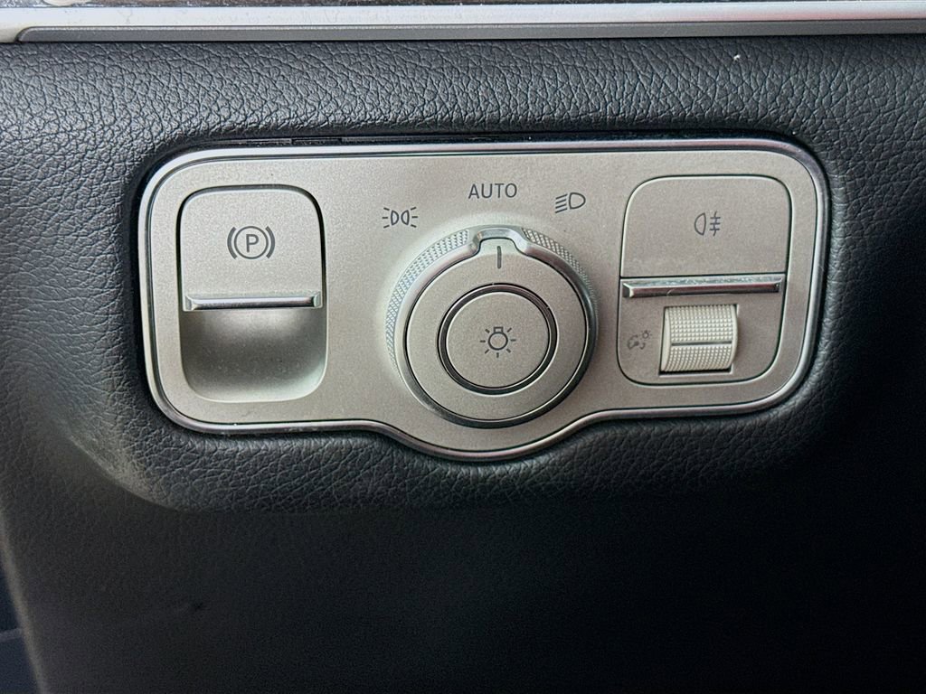 Used 2024 Mercedes-Benz GLE 350 4MATIC w/ 3rd Row Seat Package image 10