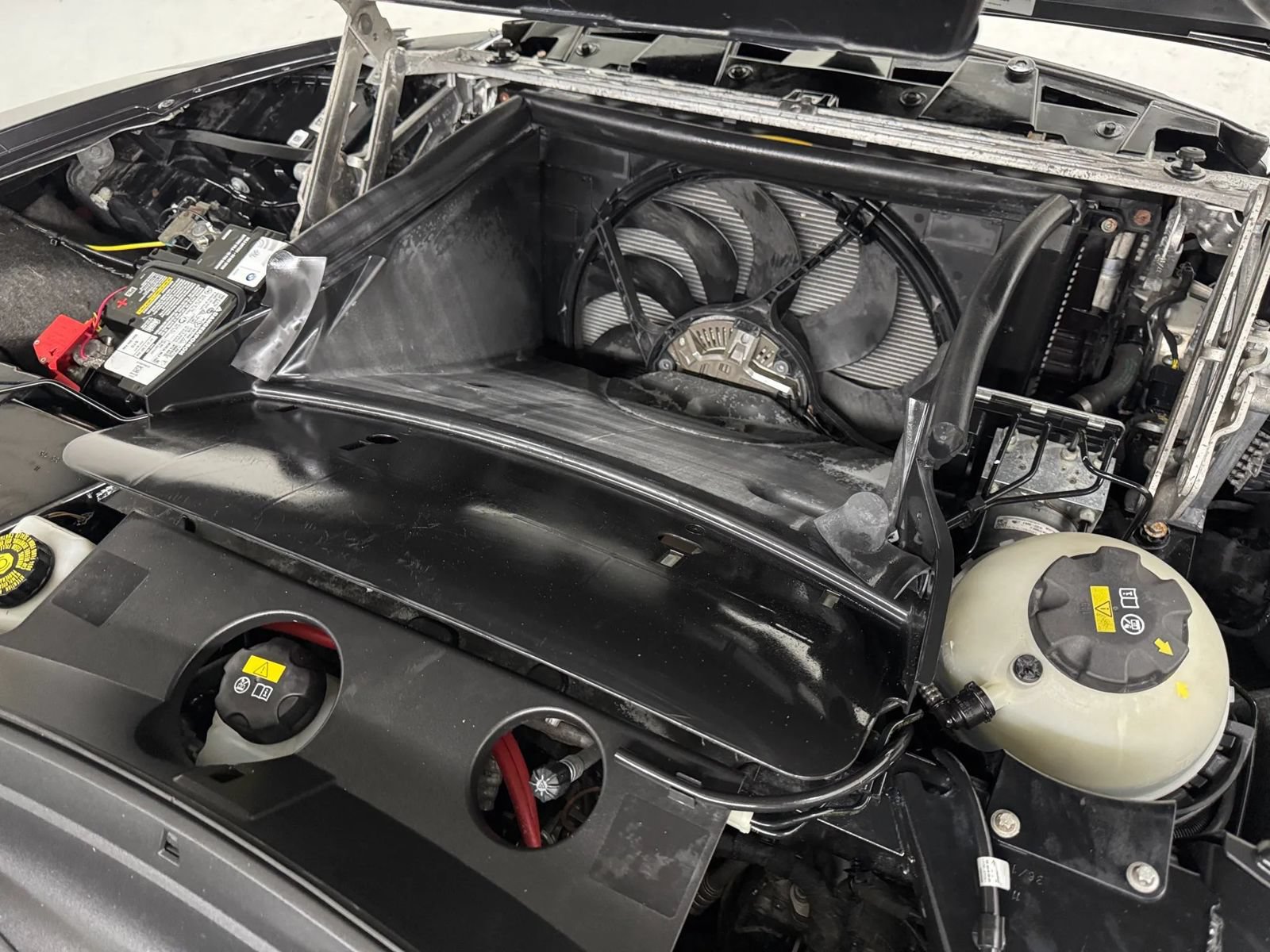 Used 2016 BMW i8 AWD/4WD image 38