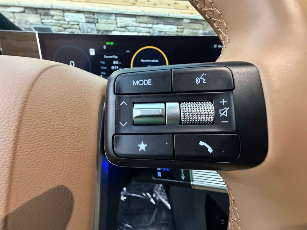 Certified 2025 Hyundai Santa Fe Limited image 24