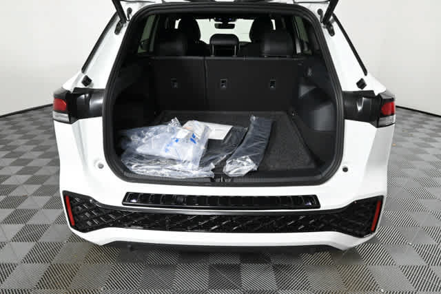 New 2026 Volkswagen Tiguan SE R-Line FWD image 11