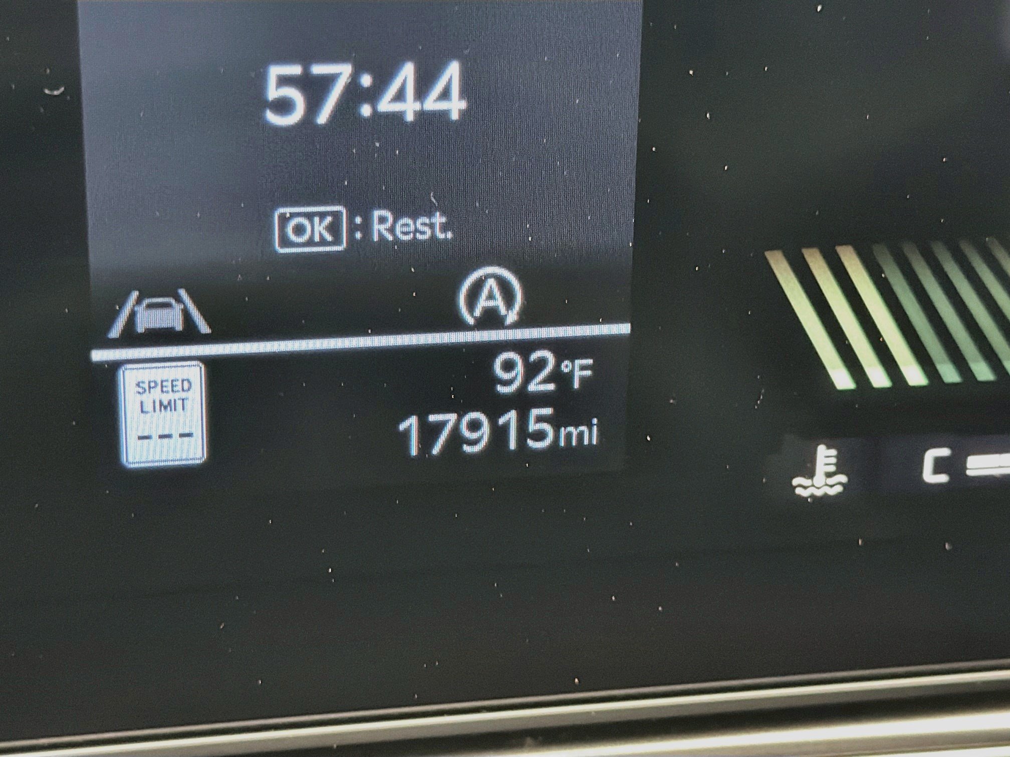 Used 2025 Kia Sorento LX FWD image 8