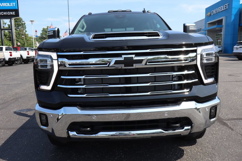 New 2026 Chevrolet Silverado 2500 LTZ w/ LTZ Convenience Package AWD/4WD image 33
