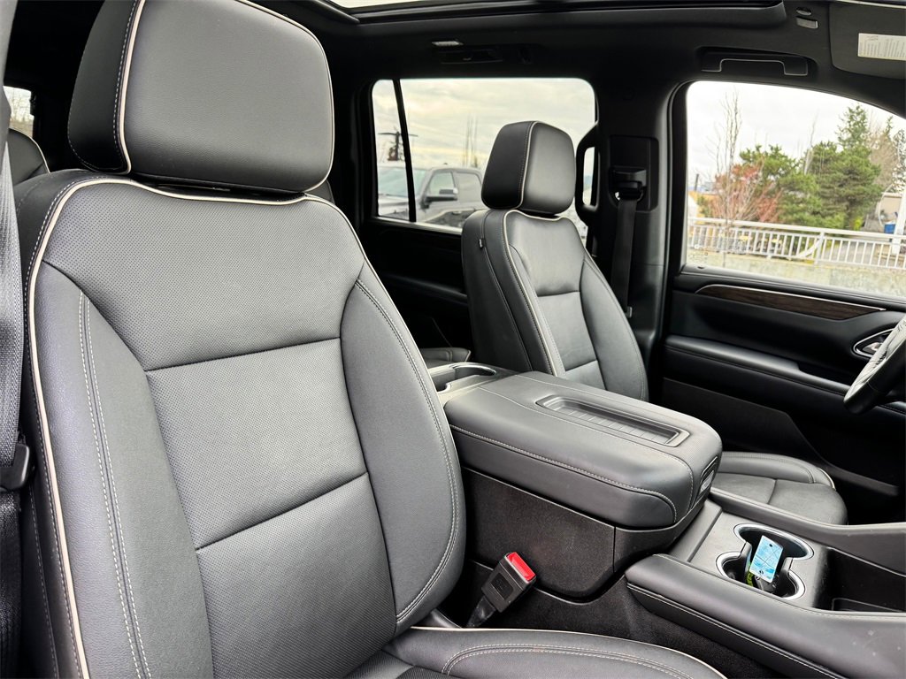Used 2023 Chevrolet Suburban Premier image 11