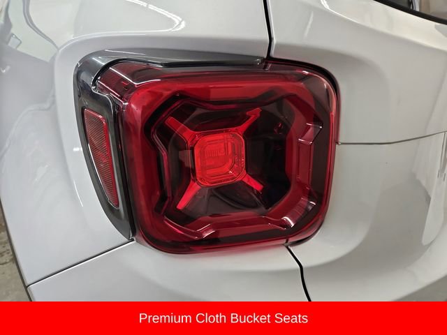 Used 2021 Jeep Renegade Latitude w/ Luxury Group I image 18