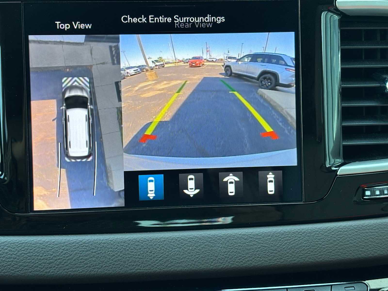 Used 2020 Chrysler Pacifica Touring-L Plus w/ Tire & Wheel Group image 36