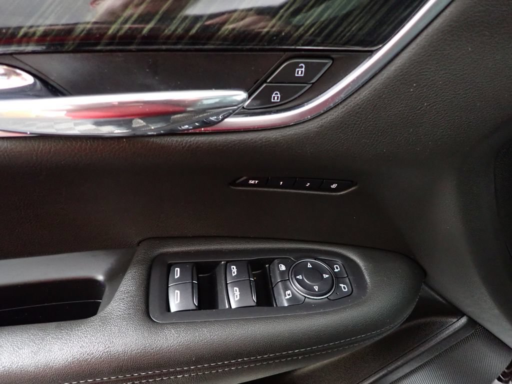 Used 2020 Cadillac XT6 Premium Luxury FWD image 22
