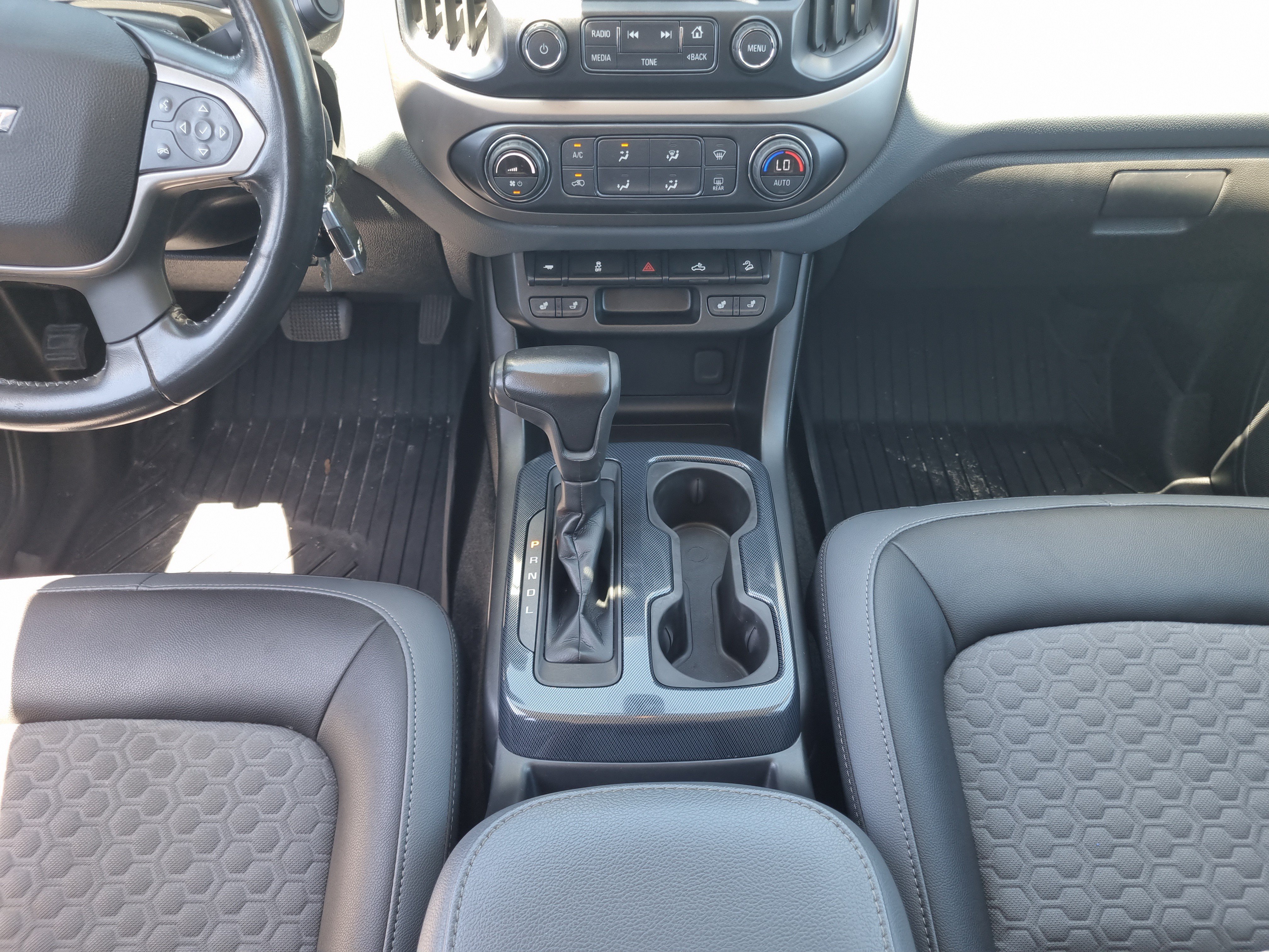 Used 2018 Chevrolet Colorado Z71 w/ Z71 Midnight Edition AWD/4WD image 16