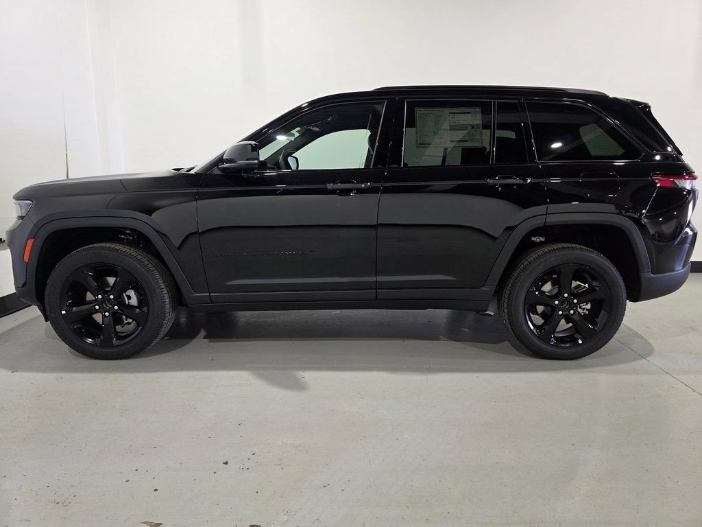 New 2025 Jeep Grand Cherokee Altitude AWD/4WD image 15