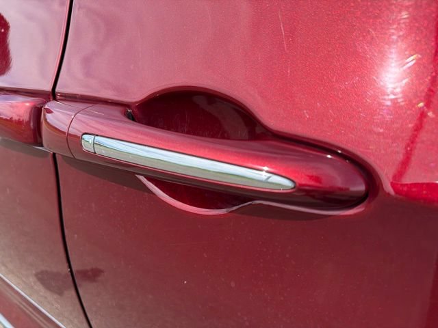 Used 2017 Chrysler Pacifica Touring-L Plus w/ Advanced Safetytec Group FWD image 14