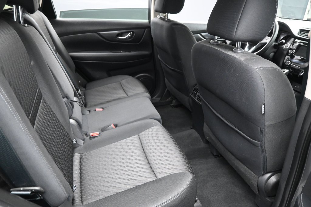 Used 2019 Nissan Rogue SV AWD/4WD image 21
