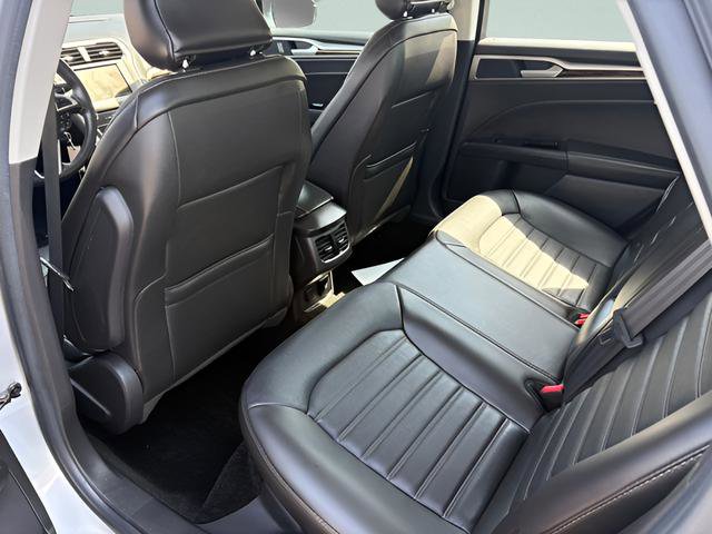 Used 2016 Ford Fusion Energi SE FWD image 9