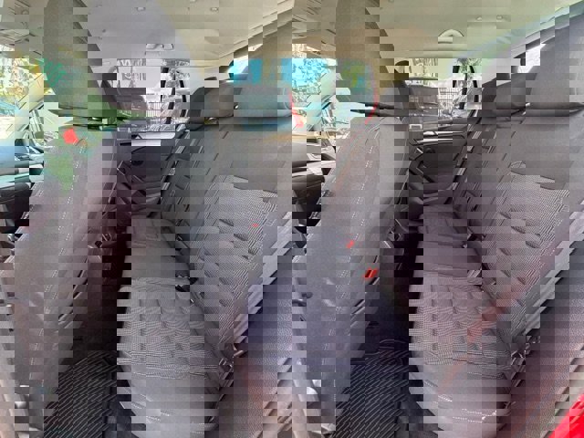 Used 2013 Volkswagen Golf 4-Door FWD image 11