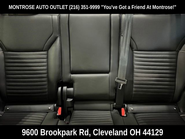 New 2024 Land Rover Discovery Dynamic SE image 22